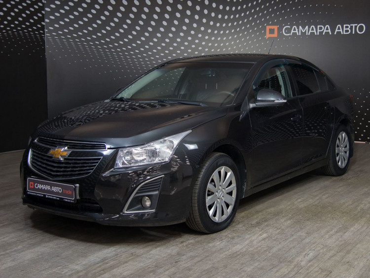 Chevrolet Cruze чёрный,  1.6 AT (109 л.с.)