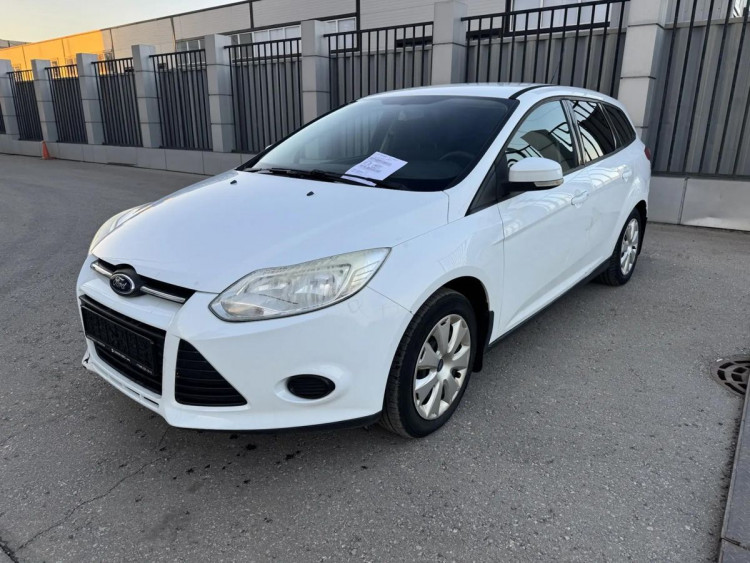 Ford Focus Trend white,  1.6 MT (105 л.с.)