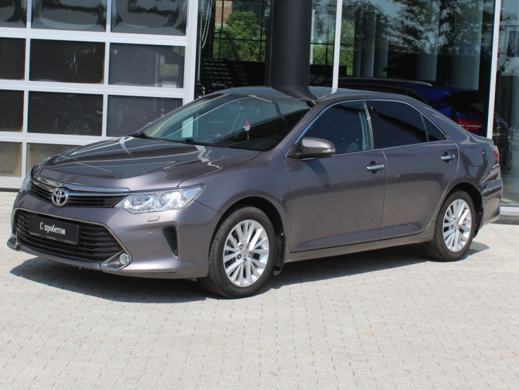 Toyota Camry коричневый,  2.5 AT (181 л.с.)