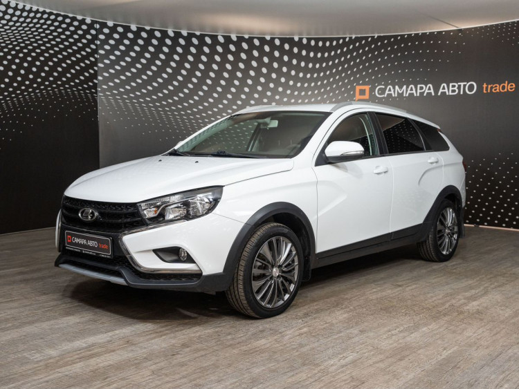 Lada (ВАЗ) Vesta белый,  SW Cross 1.8 AMT (122 л.с.)