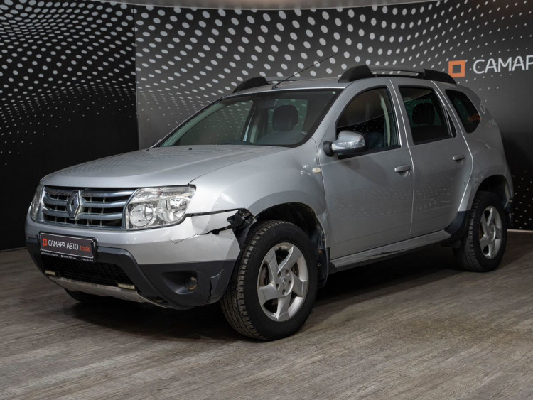 Renault Duster серебряный,  2.0 AT (135 л.с.)