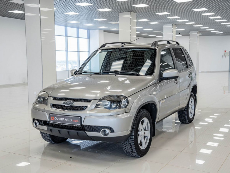 Chevrolet Niva GLCM beige,  1.7 MT (80 л.с.) 4WD