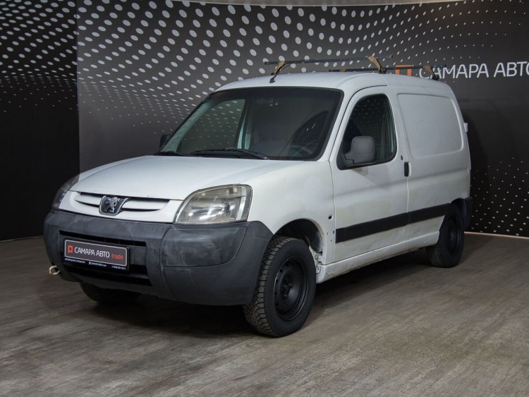 Peugeot Partner белый,  1.4 MT (75 л.с.)