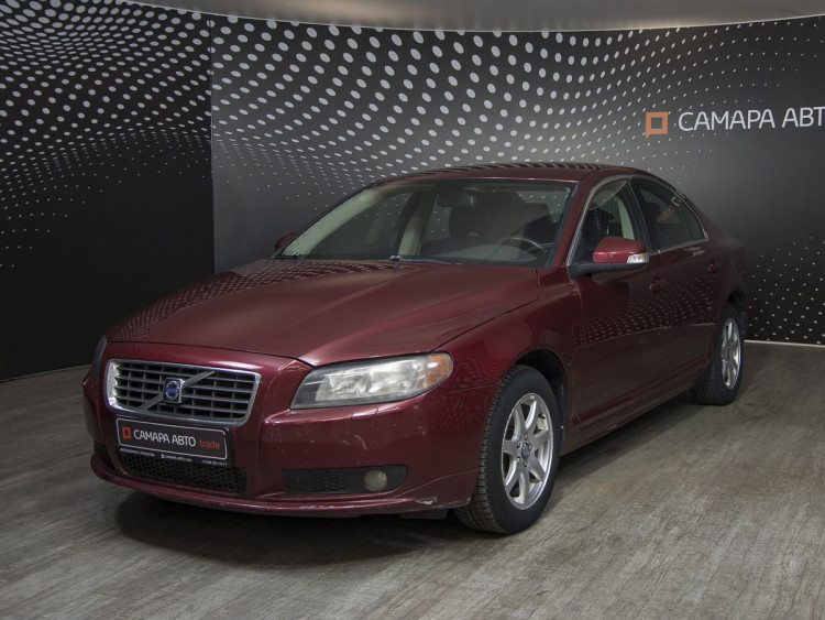 Volvo S80 красный,  2.5 AT (200 л.с.)