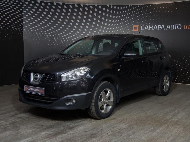 Nissan Qashqai чёрный,  2.0 CVT (141 л.с.) 4WD