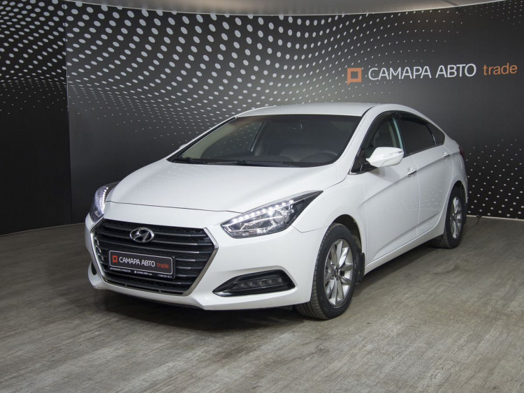 Hyundai i40 белый,  2.0 AT (150 л.с.)