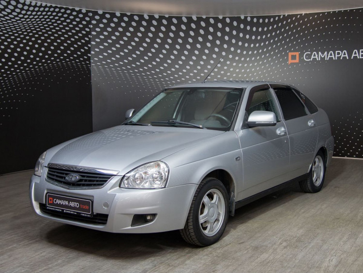 ВАЗ (Lada) Priora серебряный,  1.6 MT (98 л.с.)