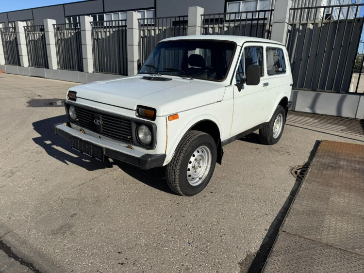 Lada (ВАЗ) 2121 (4x4) white,  1.7 MT (79 л.с.) 4WD