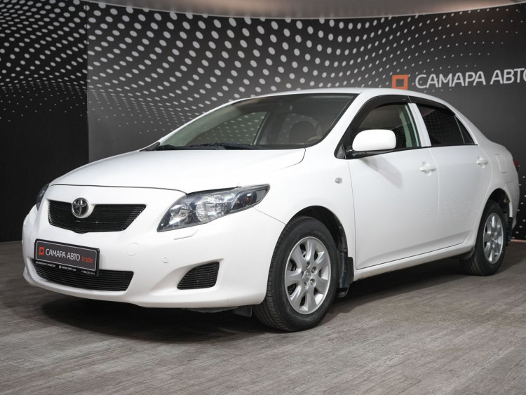 Toyota Corolla белый,  1.4 MT (97 л.с.)