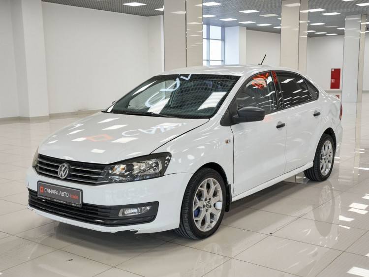 Volkswagen Polo Comfortline (MY 2015-2018) white,  1.6 AT (110 л.с.)