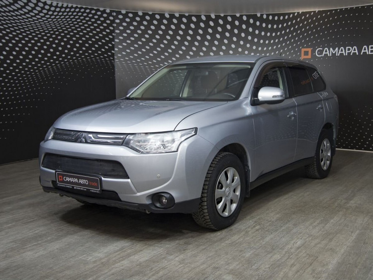 Mitsubishi Outlander серебряный,  2.0 CVT (146 л.с.) 4WD