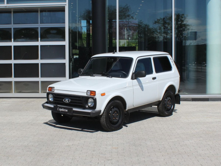 ВАЗ (Lada) 4x4 белый,  1.7 MT (83 л.с.) 4WD