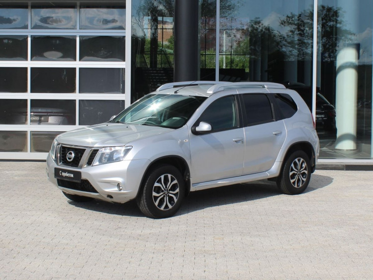 Nissan Terrano серебряный,  2.0 AT (143 л.с.) 4WD