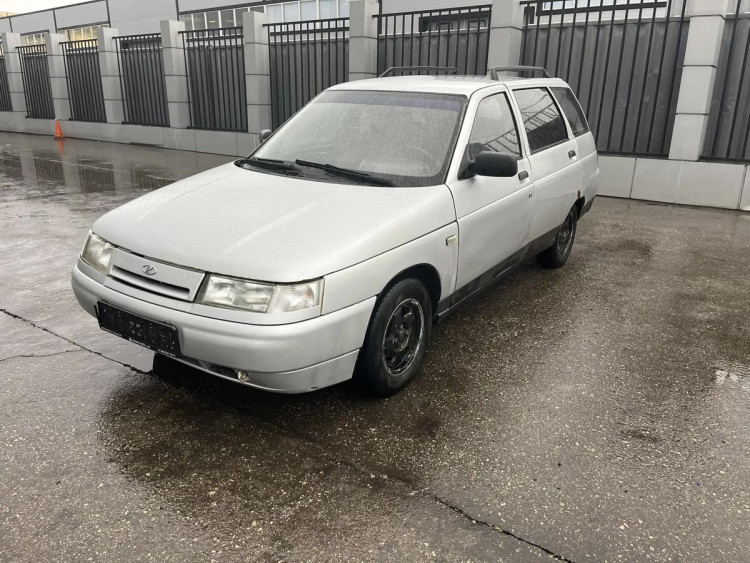Lada (ВАЗ) 2111 silver,  1.5 MT (79 л.с.)