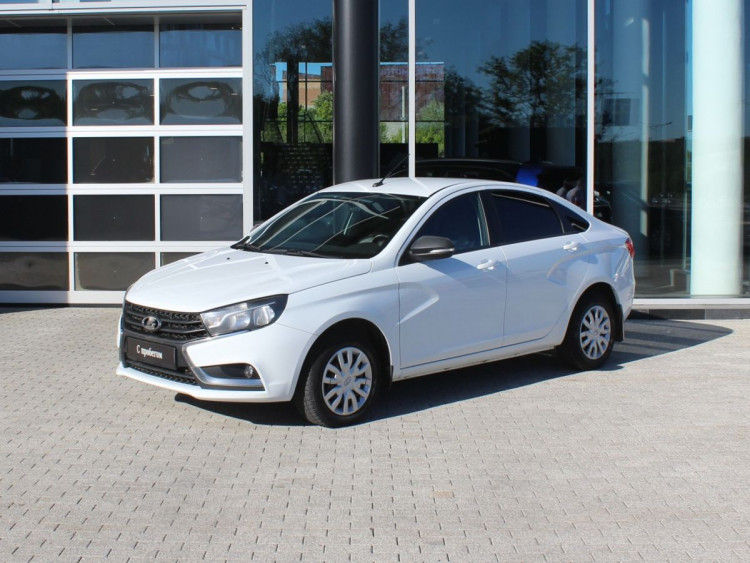 Lada (ВАЗ) Vesta белый,  1.6 MT (106 л.с.)