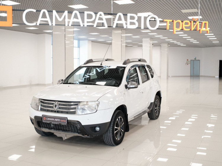 Renault Duster Luxe Privilege white,  2.0 AT (135 л.с.)