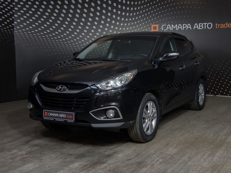 Hyundai ix35 чёрный,  2.0 AT (150 л.с.)