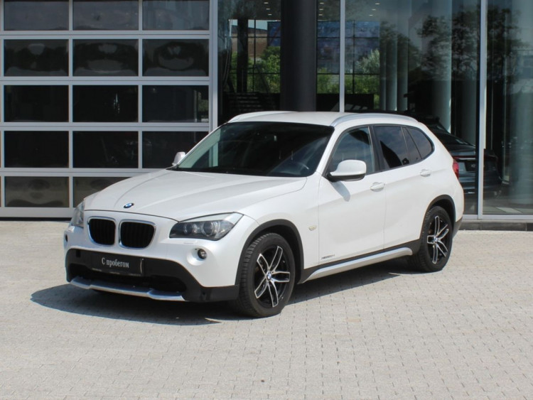 BMW X1 белый,  20d 2.0d AT (177 л.с.) 4WD