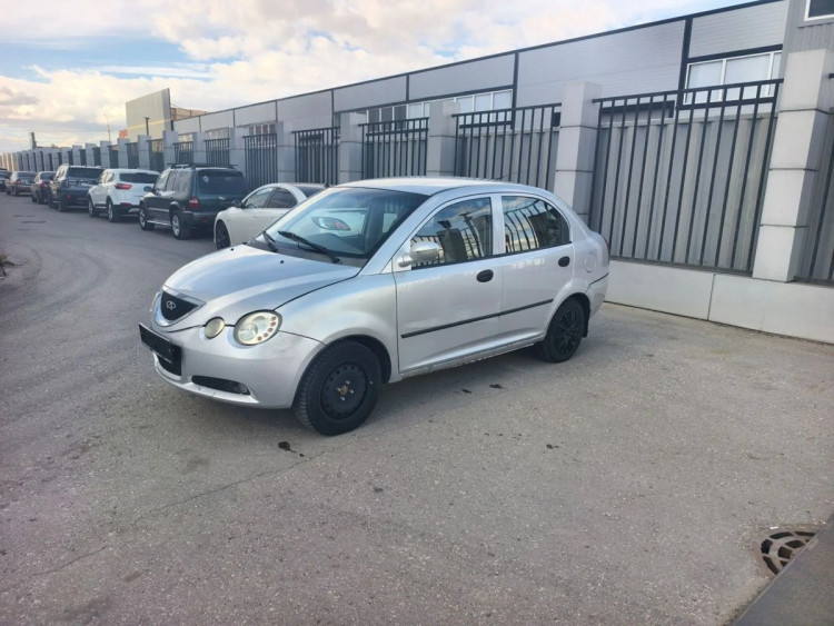 Chery QQ6 (S21) silver,  1.1 MT (68 л.с.)